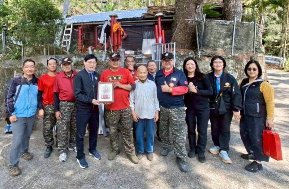 榮情暖中寮!南投縣榮服處攜手海陸協會為老兵修屋圓夢