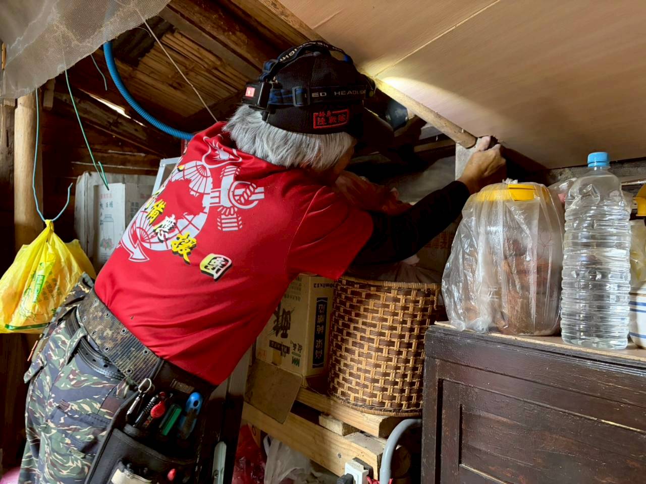 榮情暖中寮!南投縣榮服處攜手海陸協會為老兵修屋圓夢