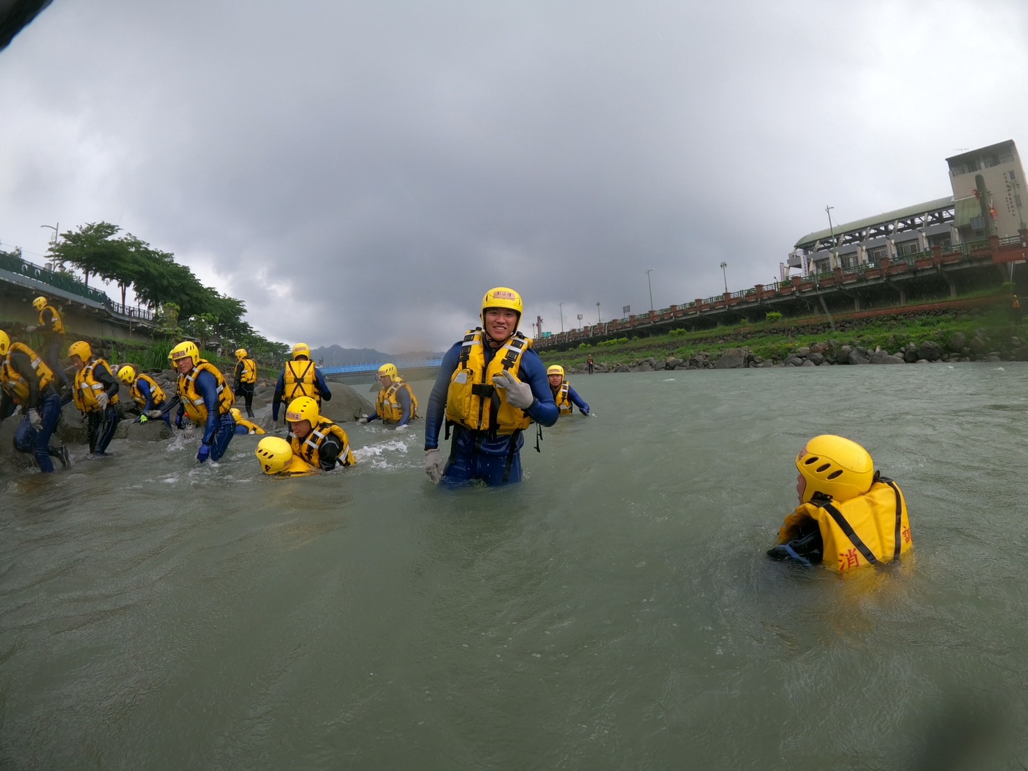 從迷惘到披上消防制服 退除役官兵陳家康善用輔導會補助勇敢翻轉人生