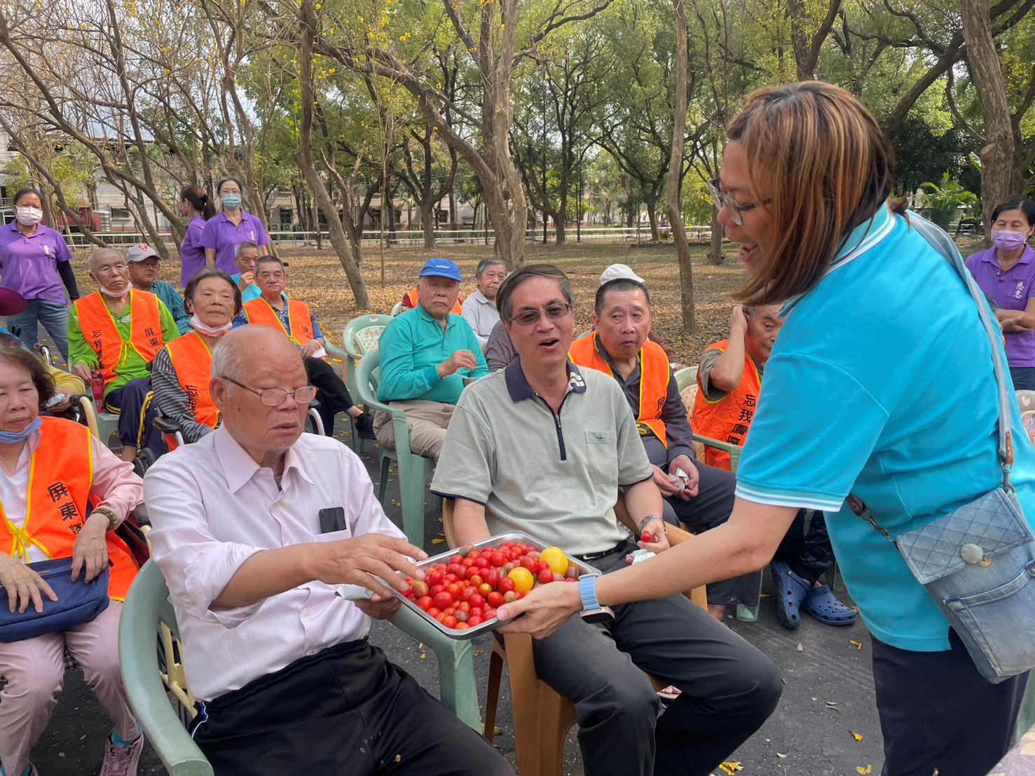 115年03月27日屏東榮家幸福活動「春日黃風鈴木賞花宴」