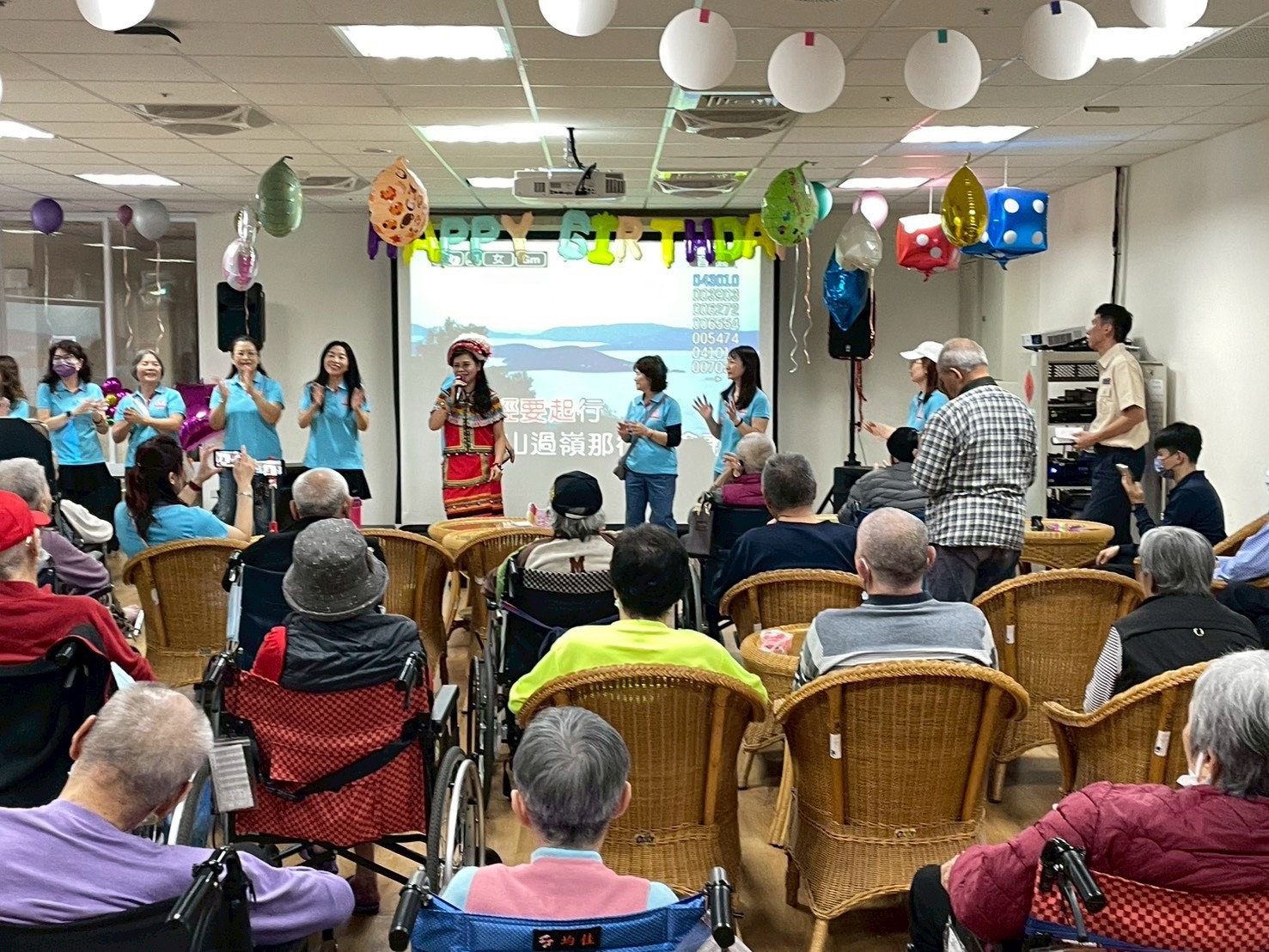 115年3月25日溫馨三月慶生同樂會 真善美聯誼會會長率隊樂活傳愛陪伴長輩