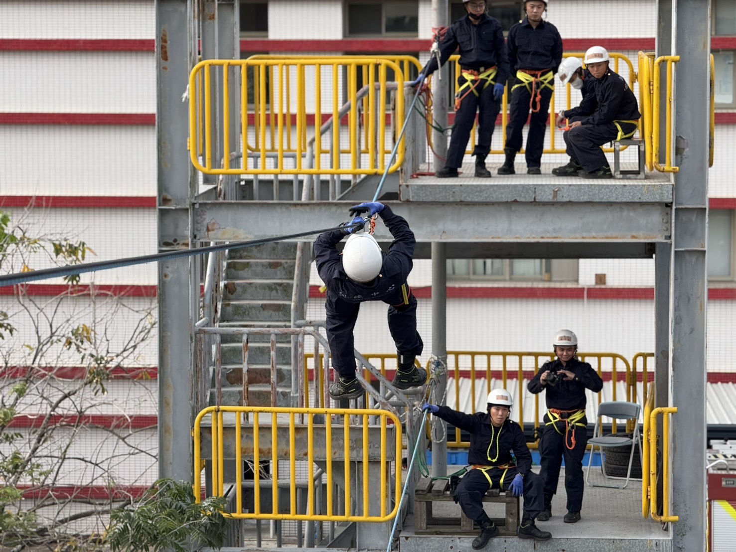 從迷惘到披上消防制服 退除役官兵陳家康善用輔導會補助勇敢翻轉人生
