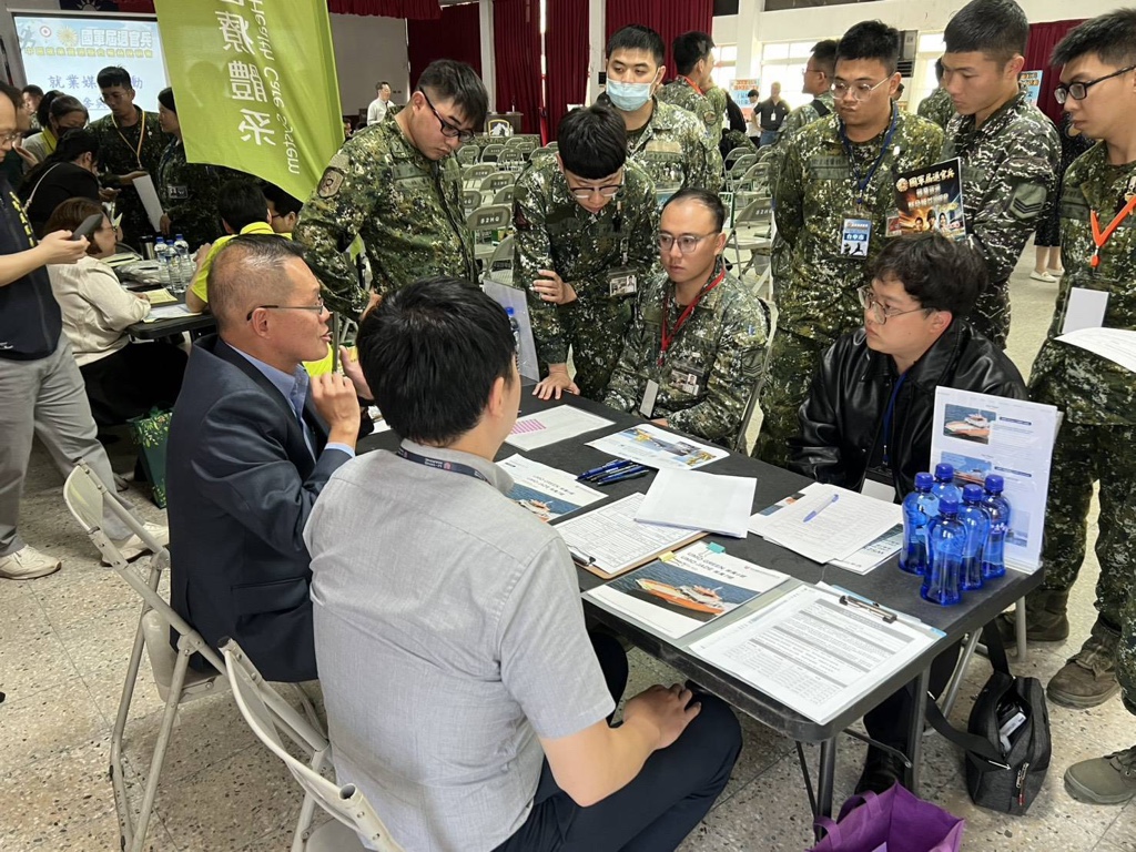 臺中榮服處舉辦屆退官兵說明會 強化轉銜協助官兵接軌職場