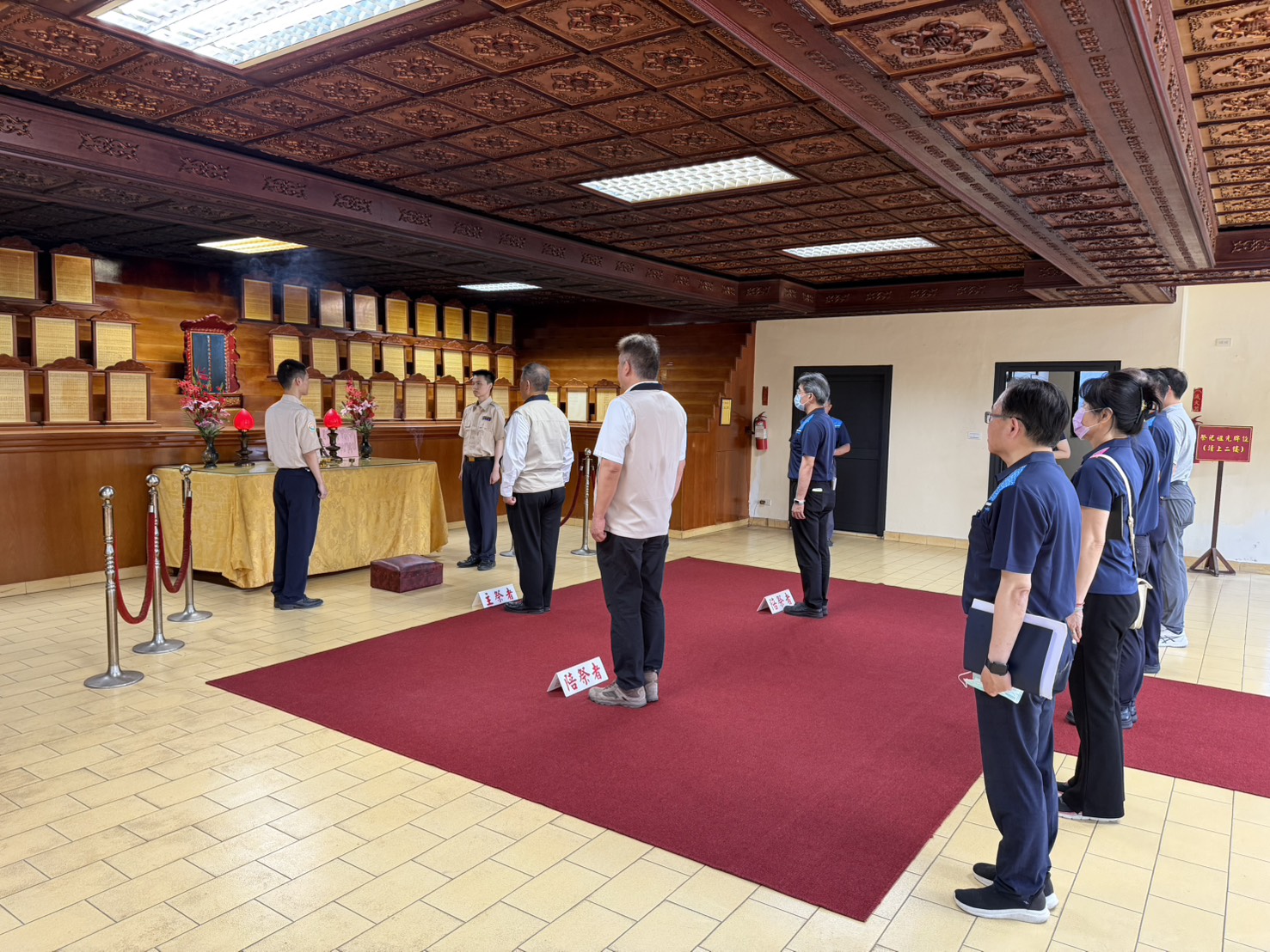 04吳副主任委員偕同榮家重要幹部抵家祠祭祀