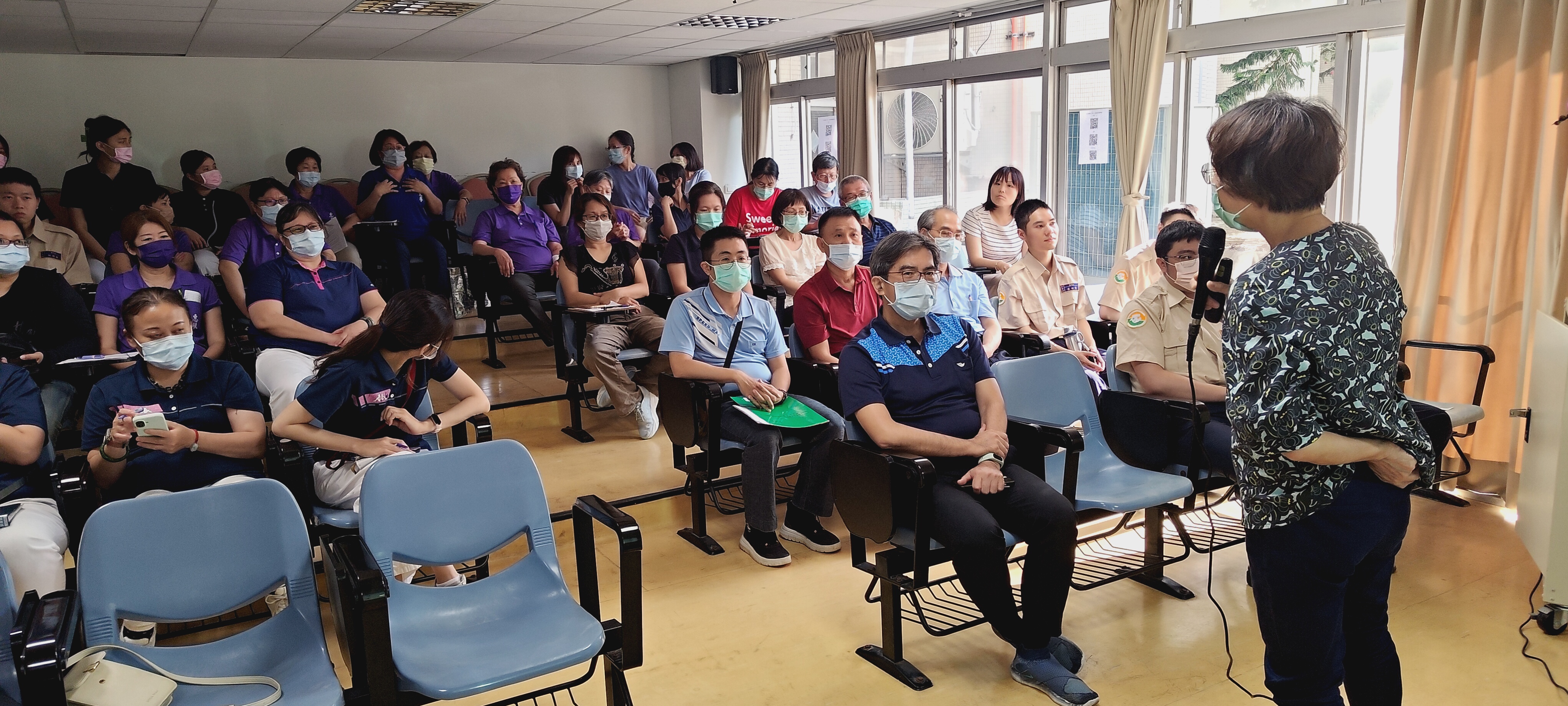 照片2：佳里榮家CPR+AED員工教育訓練現場參訓學員。