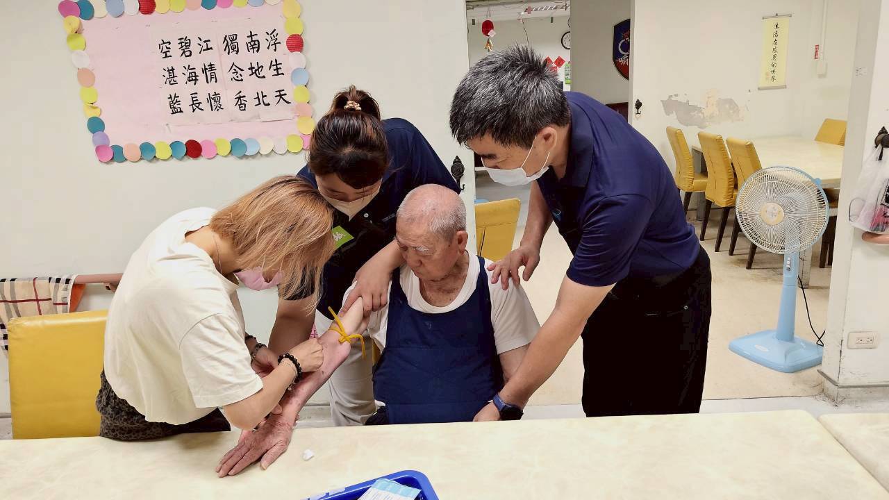 115.05.19 佳里榮家辦理115年度住民健康檢查，提升高齡照護品質