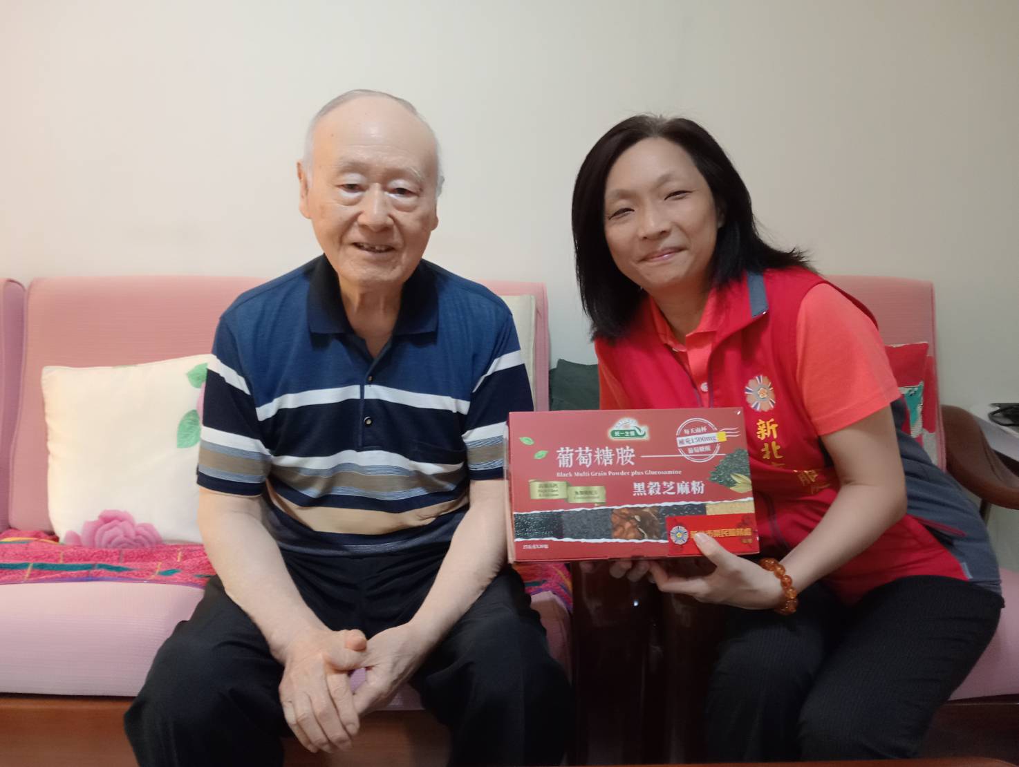 新北市榮服處走訪新店長輩 展現多元服務與關懷
