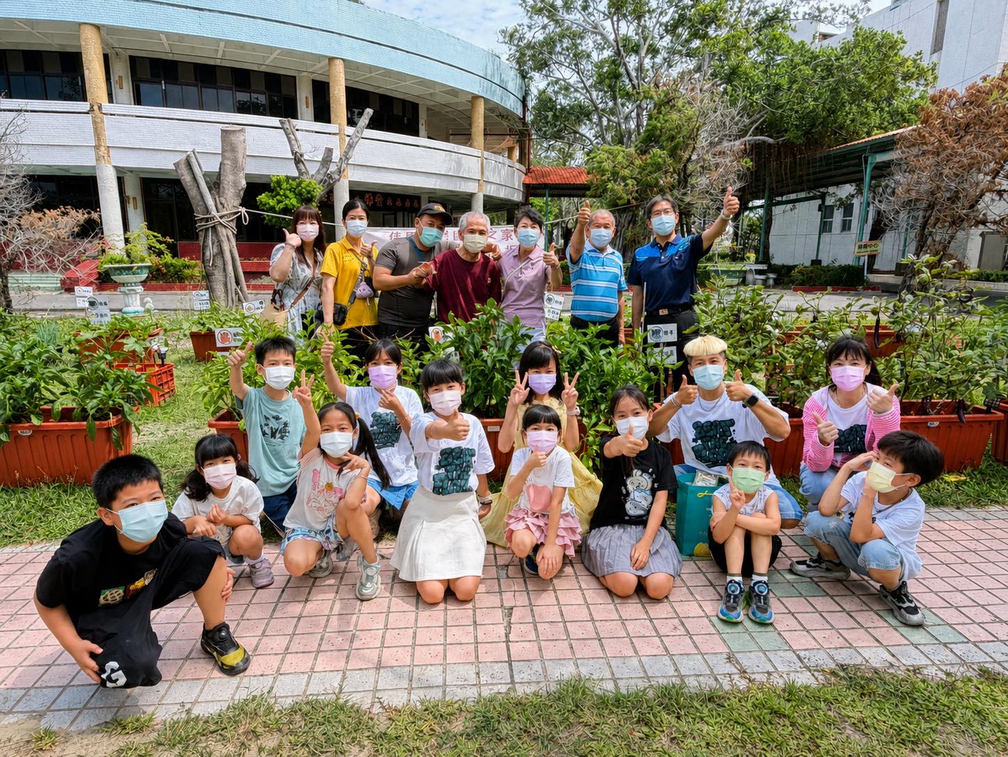 115.05.16 佳里榮家園藝治療結合老幼共融 展現長輩活力與豐碩成果