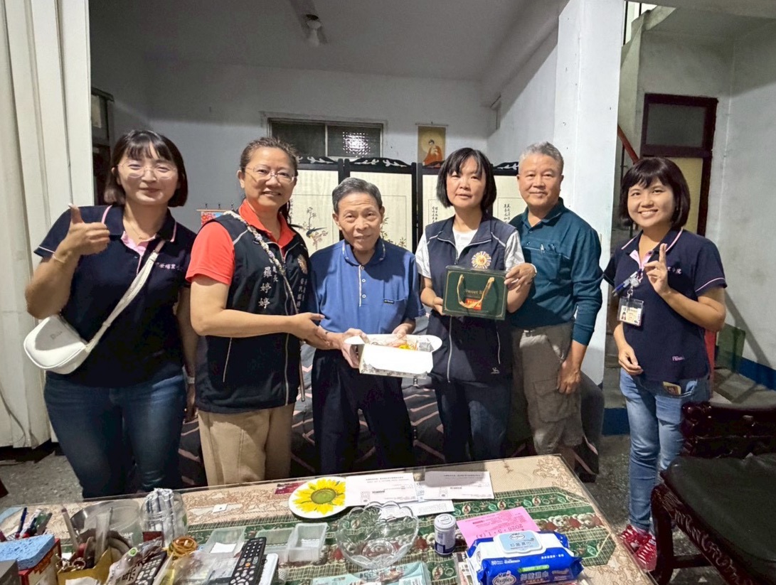 南投縣榮服處與埔榮攜手訪視年長榮民眷 維護長輩身心健康