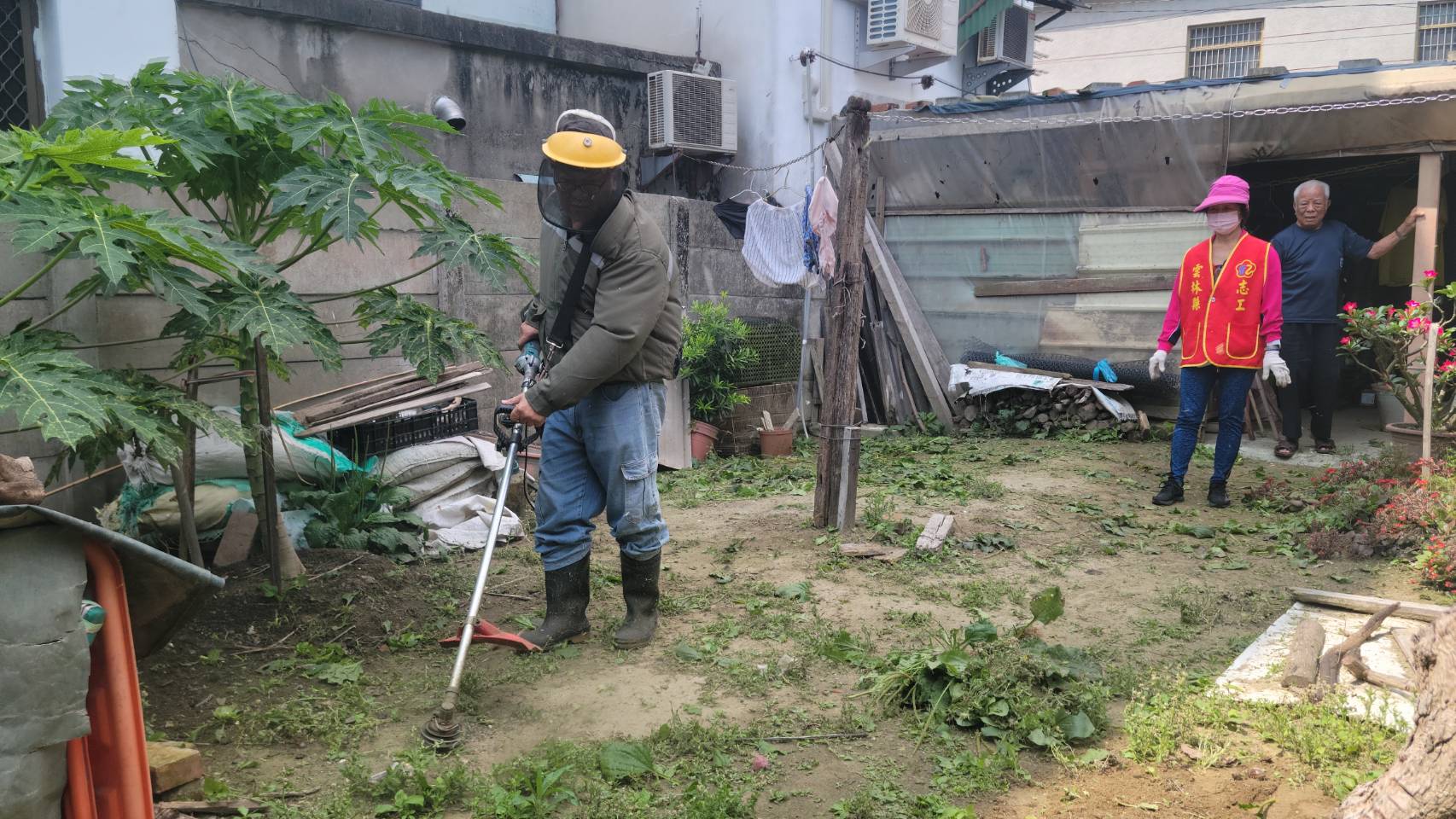 雲林榮欣志工暖心行動 到府清潔服務感動榮民眷-4