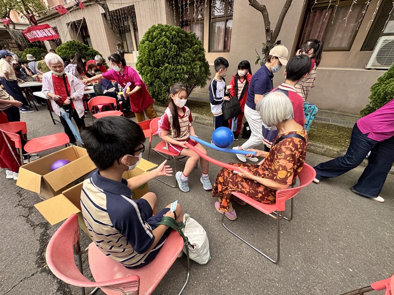 115年5月15日新竹榮家73家慶康橋國際學校國小部學生與與住民闖關活動