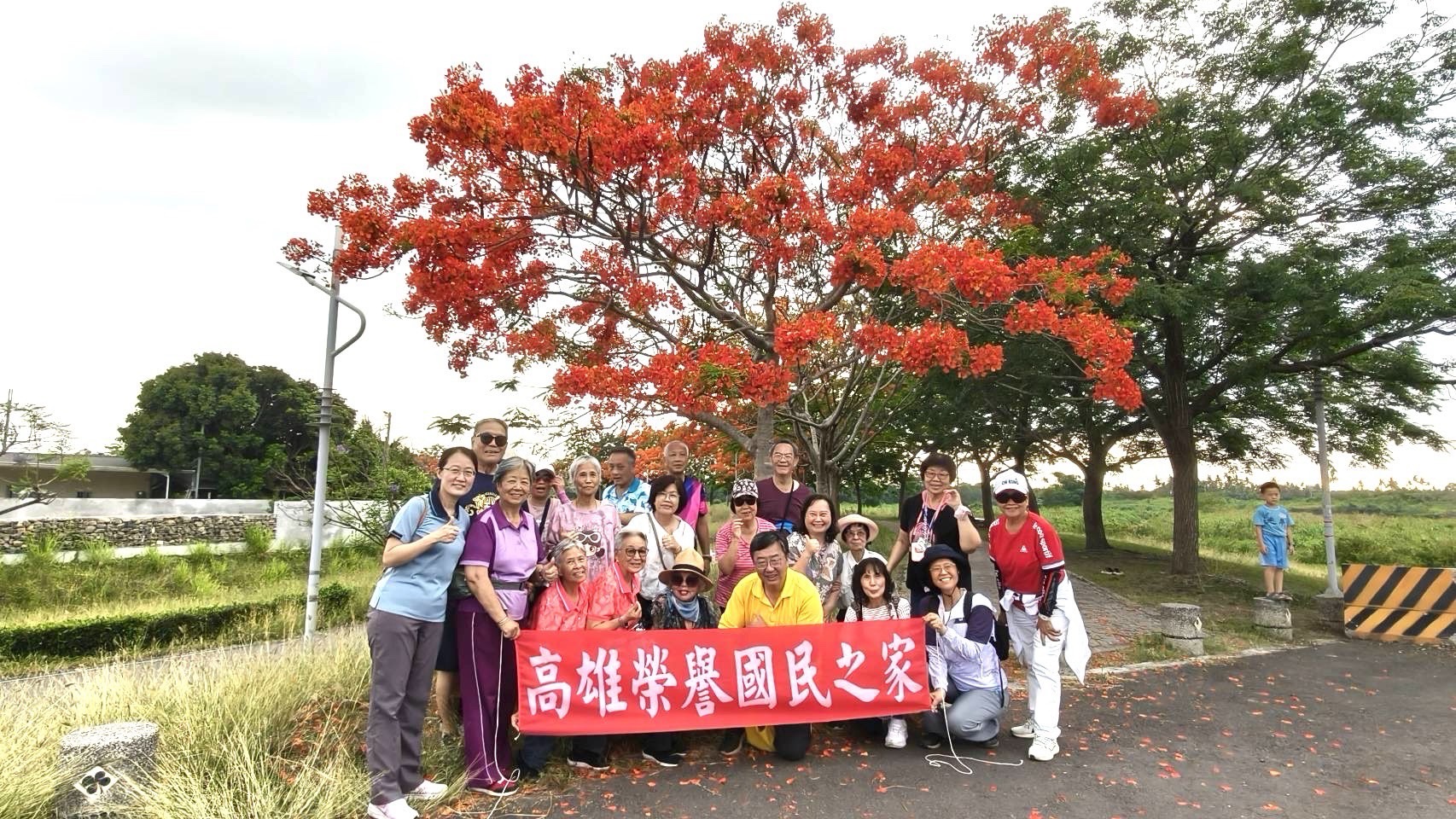 歡慶母親節高雄榮家辦理「媽媽樂 採果趣」微旅行　打造溫馨樂齡幸福時光