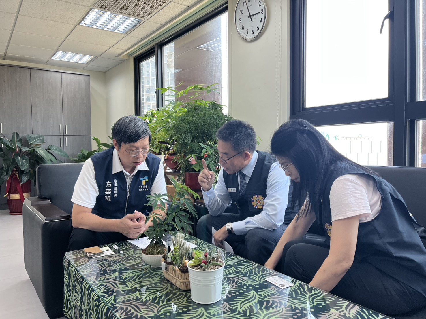 臺北市榮服處攜手信義區公所 戮力推廣輔導會安心御老平台