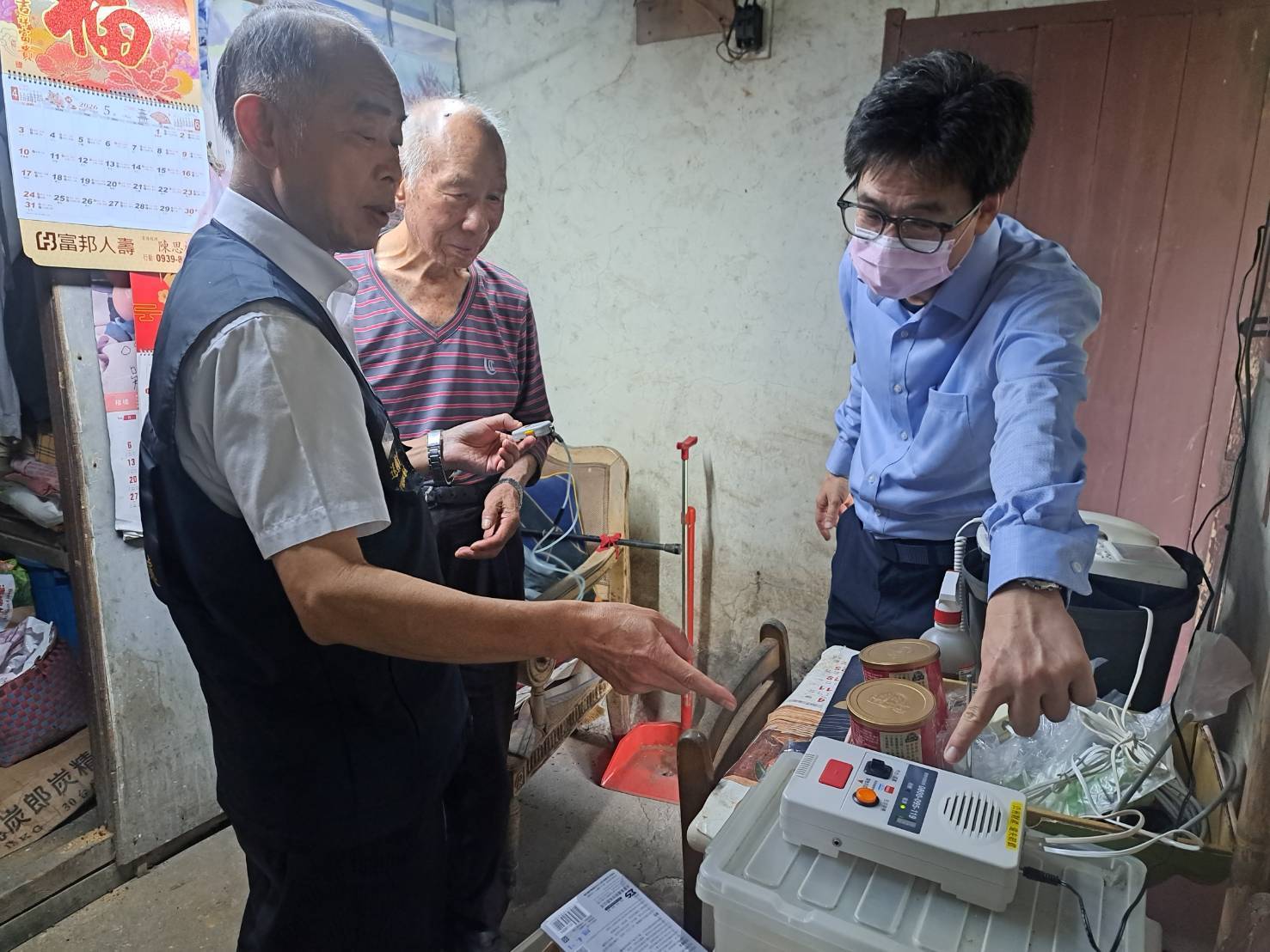 臺北市榮服處協助偏遠獨居高齡榮民安裝遠距照顧系統