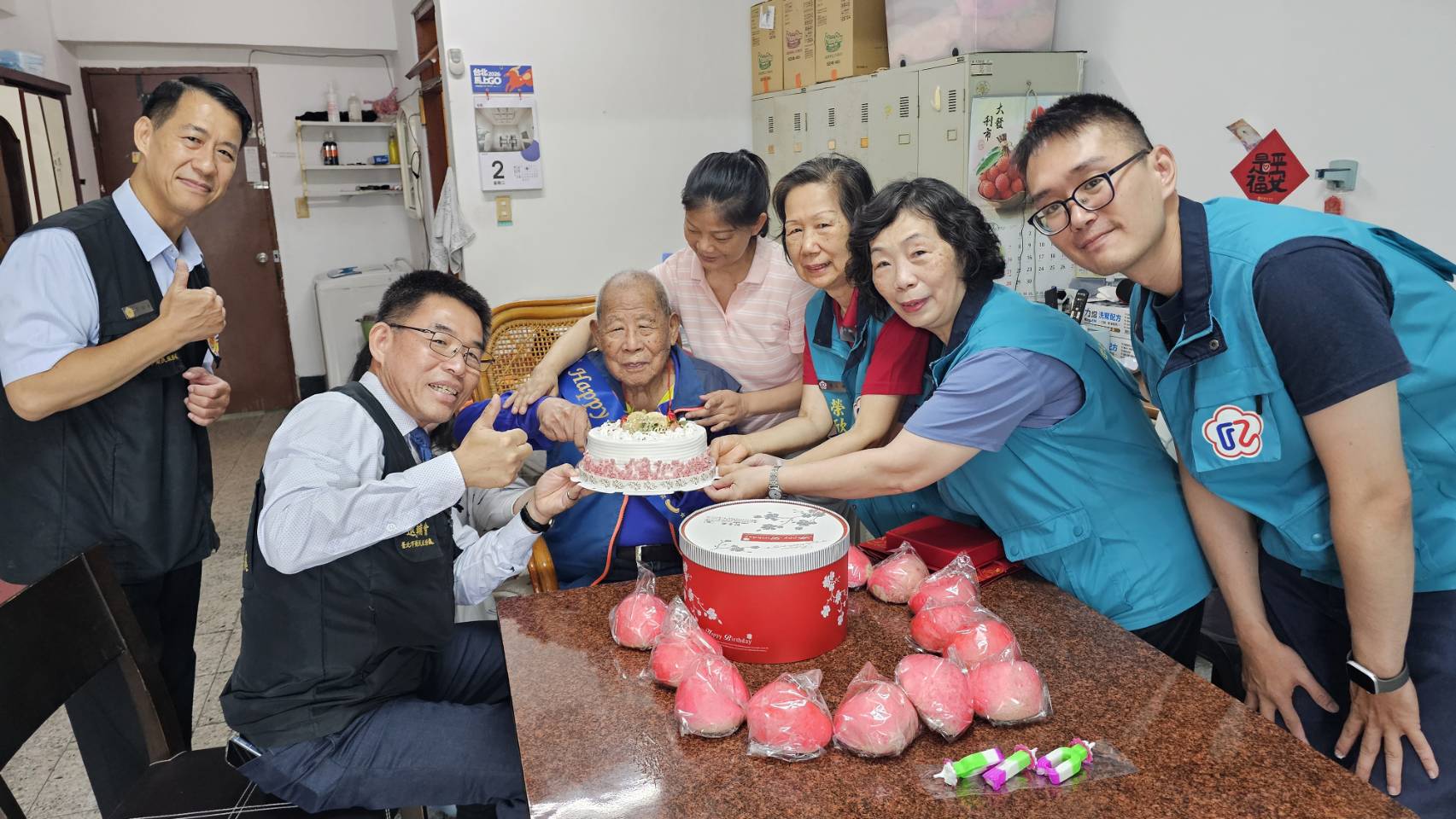 臺北市榮服處歡慶大我退舍徐爺爺百歲嵩壽