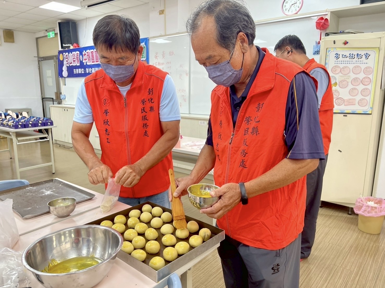 彰化榮服處攜手榮欣志工 手作月餅傳遞中秋關懷5