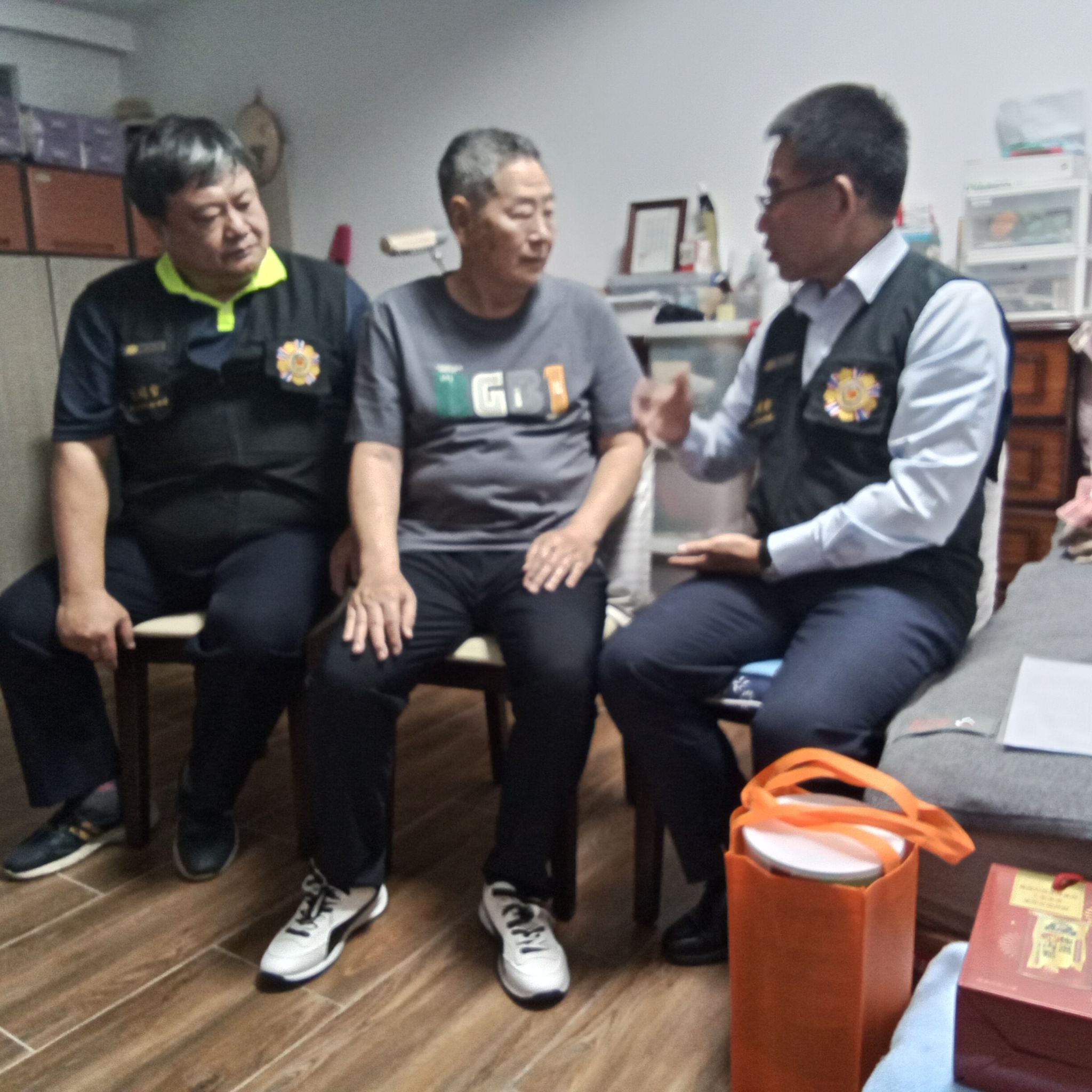 臺北市榮服處端節慰問萬華區高齡榮民眷,傳遞溫馨關懷