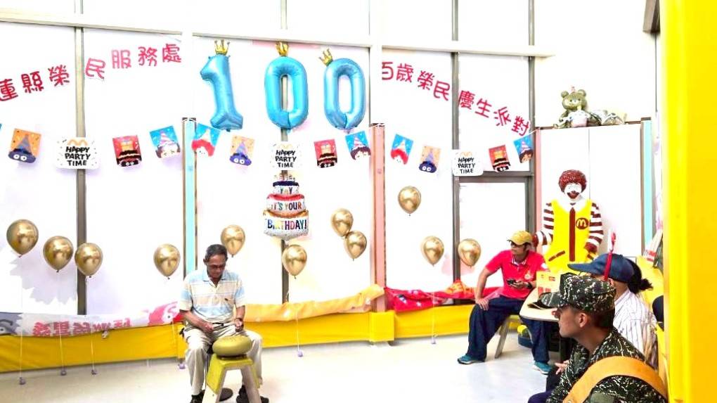 薛勝文先生帶來二胡及空靈鼓演奏,以悠揚空靈的樂音傳遞平靜與祝福1