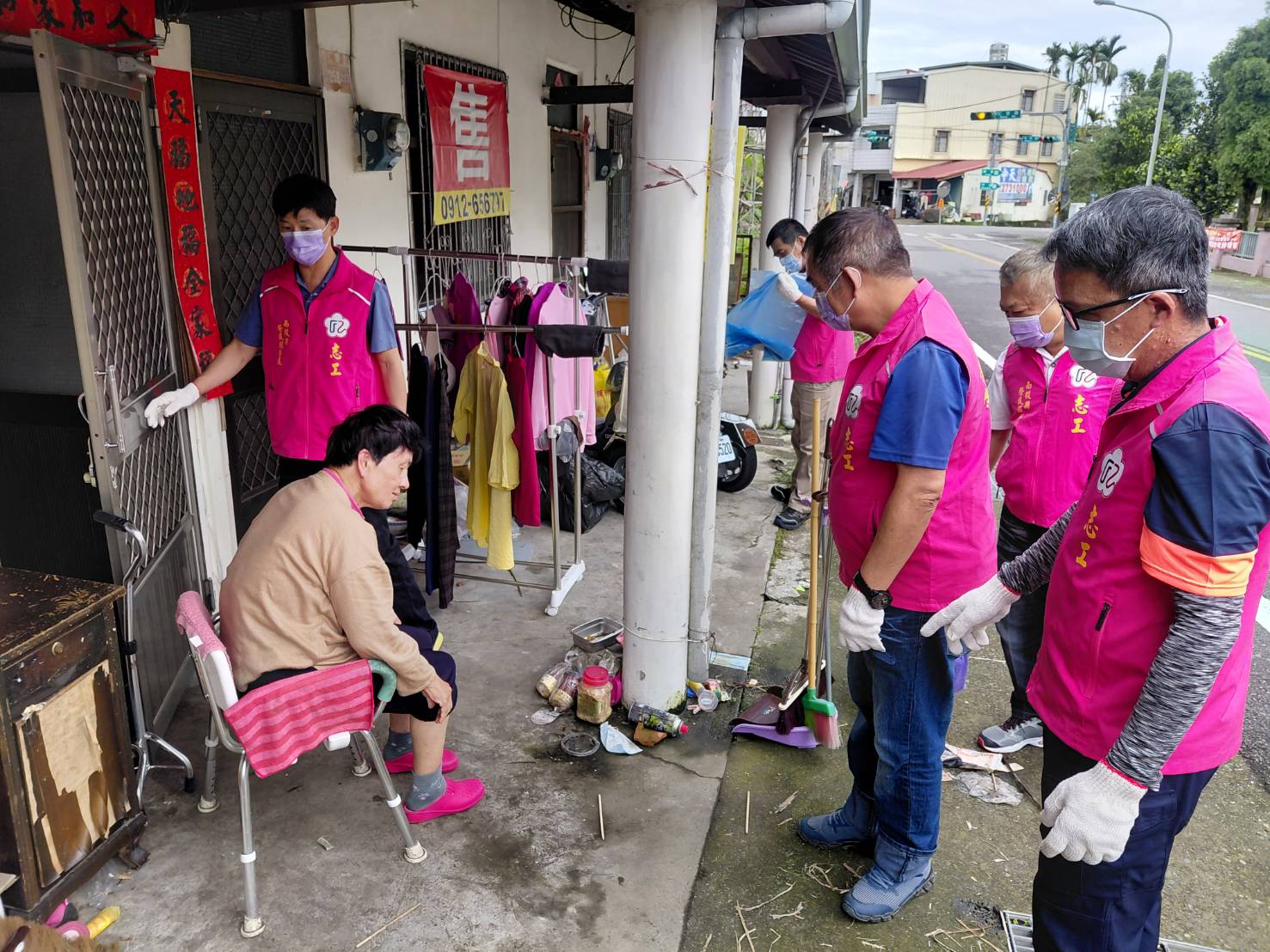南投縣榮服處榮欣志工竹山隊感動服務 端節前夕協助遺眷居家環境整理