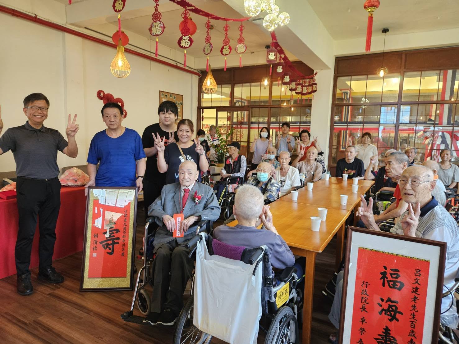 💯時光逆齡慶百歲☕️桃園榮家陪伴呂文建伯伯共享風華時光🥰