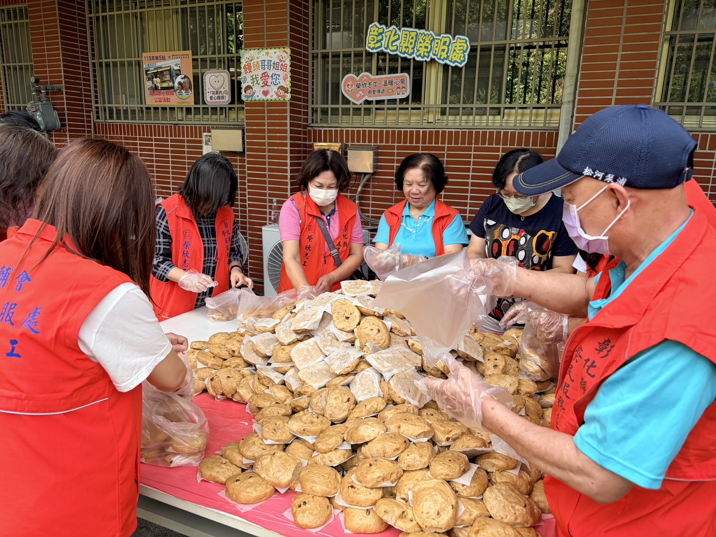 愛心饅頭再度飄香彰化 榮欣志工攜手送暖榮民眷7