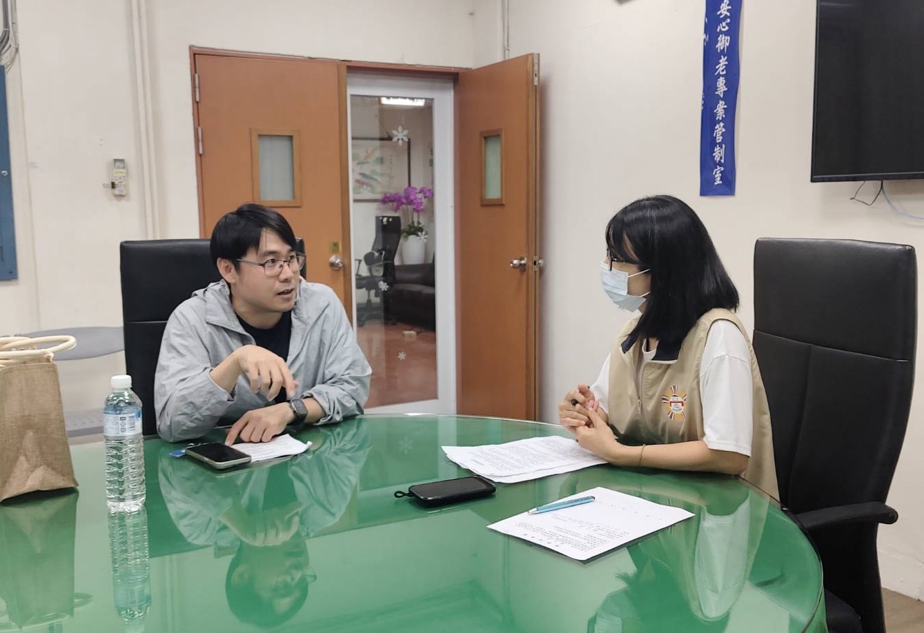 鄭富滄(左)分享善用輔導會補助以開創事業第二春