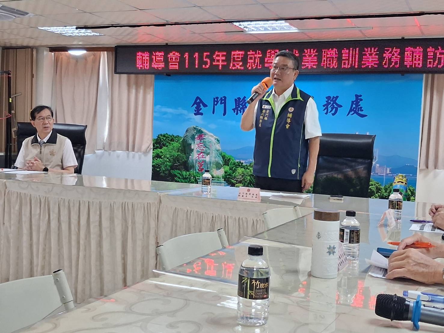 圖三金門縣榮服處處長劉信義於業務輔訪前致詞並介紹工作團隊
