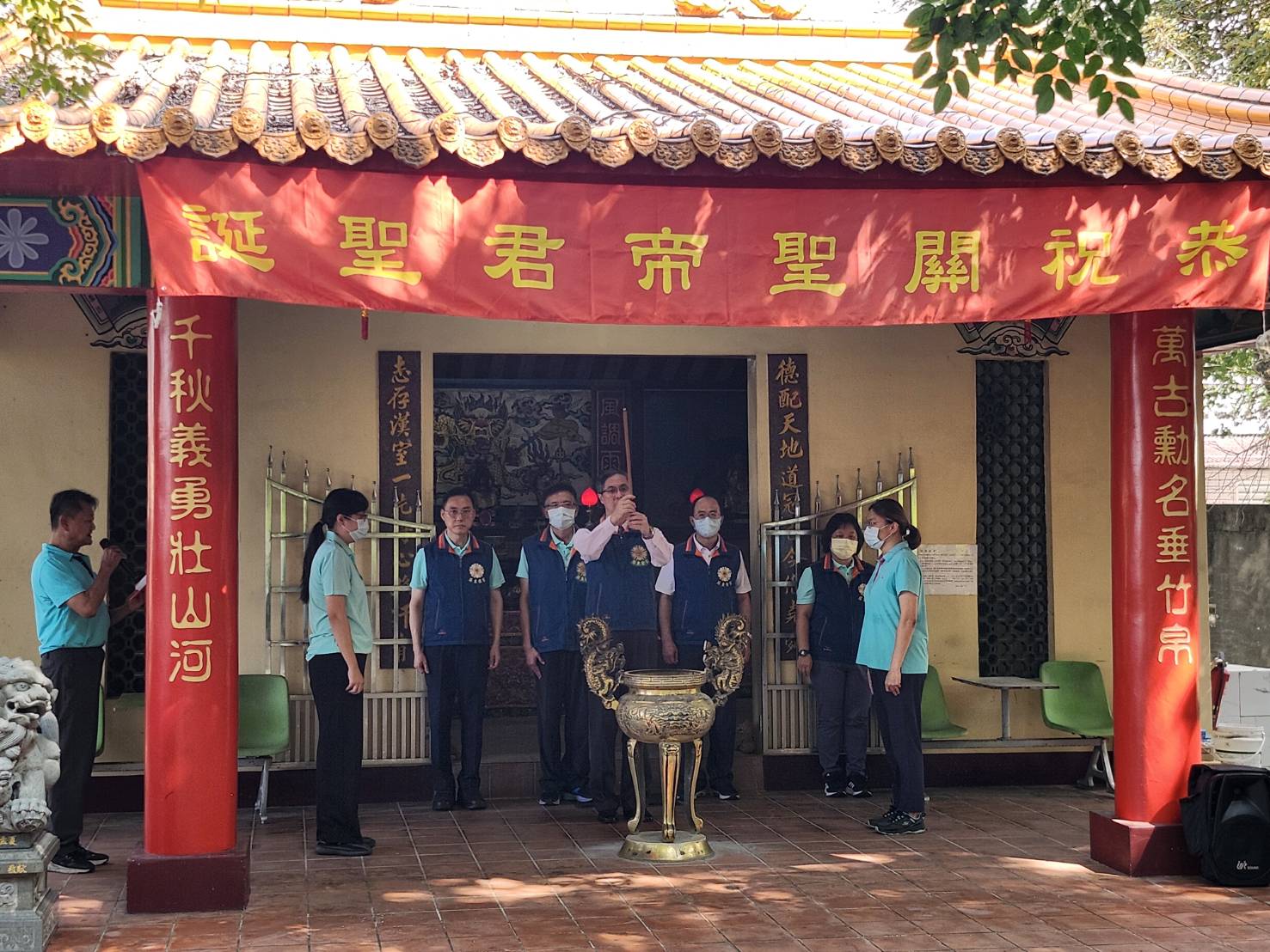 圖1家主任李秦強率領職員工祭天儀式