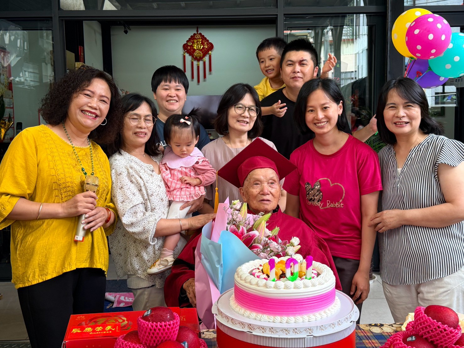 榮民人瑞黃爺爺歡度101歲嵩壽 南投縣榮民服務處溫馨祝賀