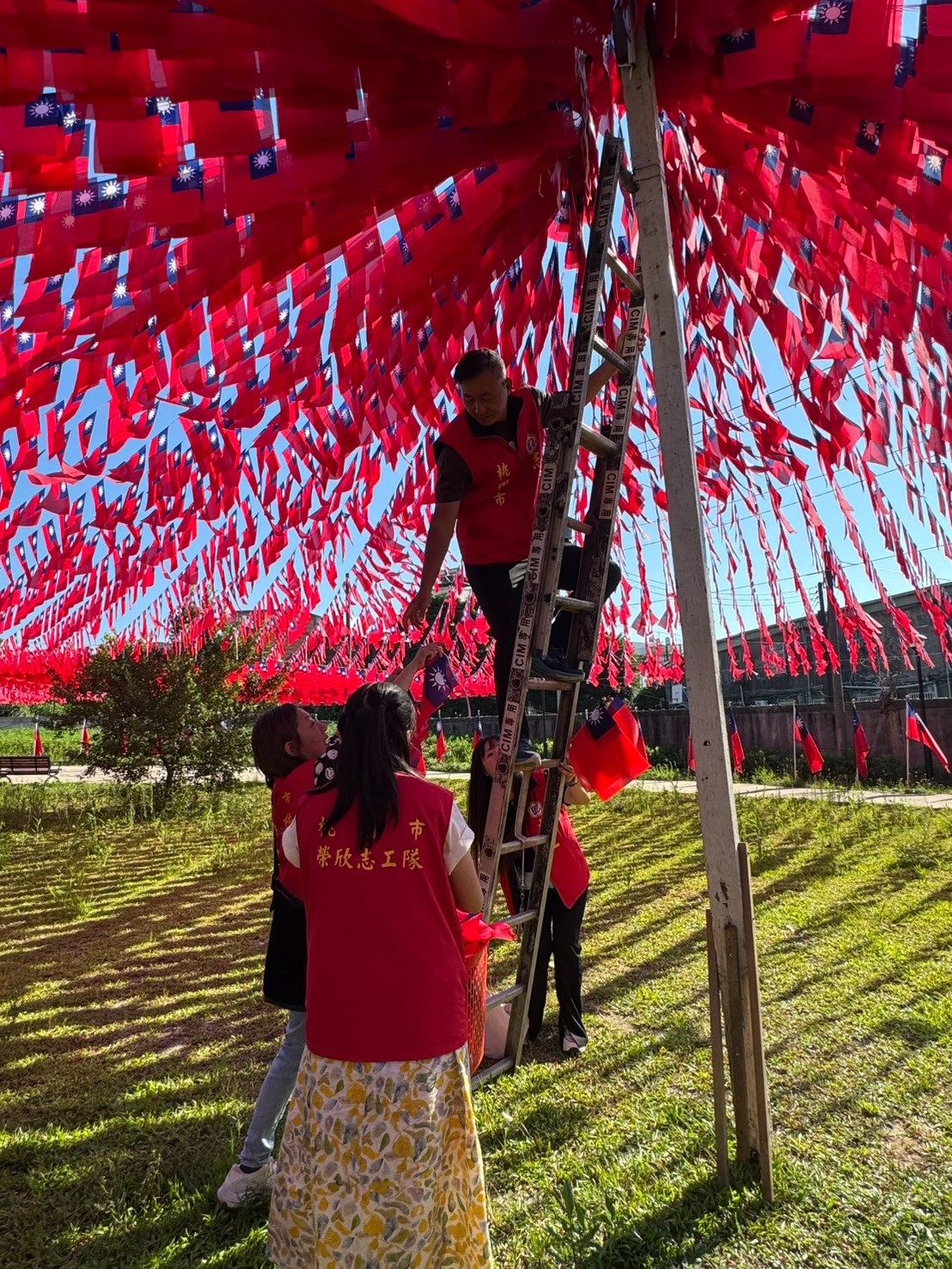 歡慶榮民節  桃園市榮服處榮欣志工齊心響應雙十國慶場地布置公益活動