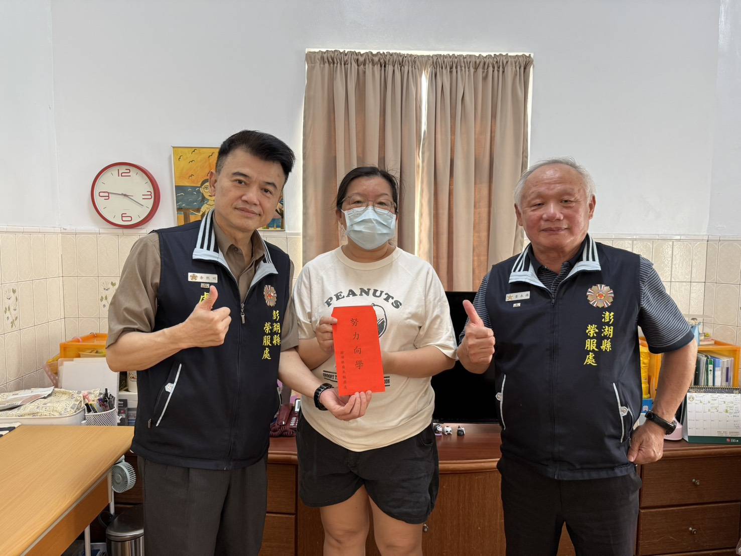 中華佛教善緣慈善會攜手澎湖縣榮服處頒發榮民子女獎助學金