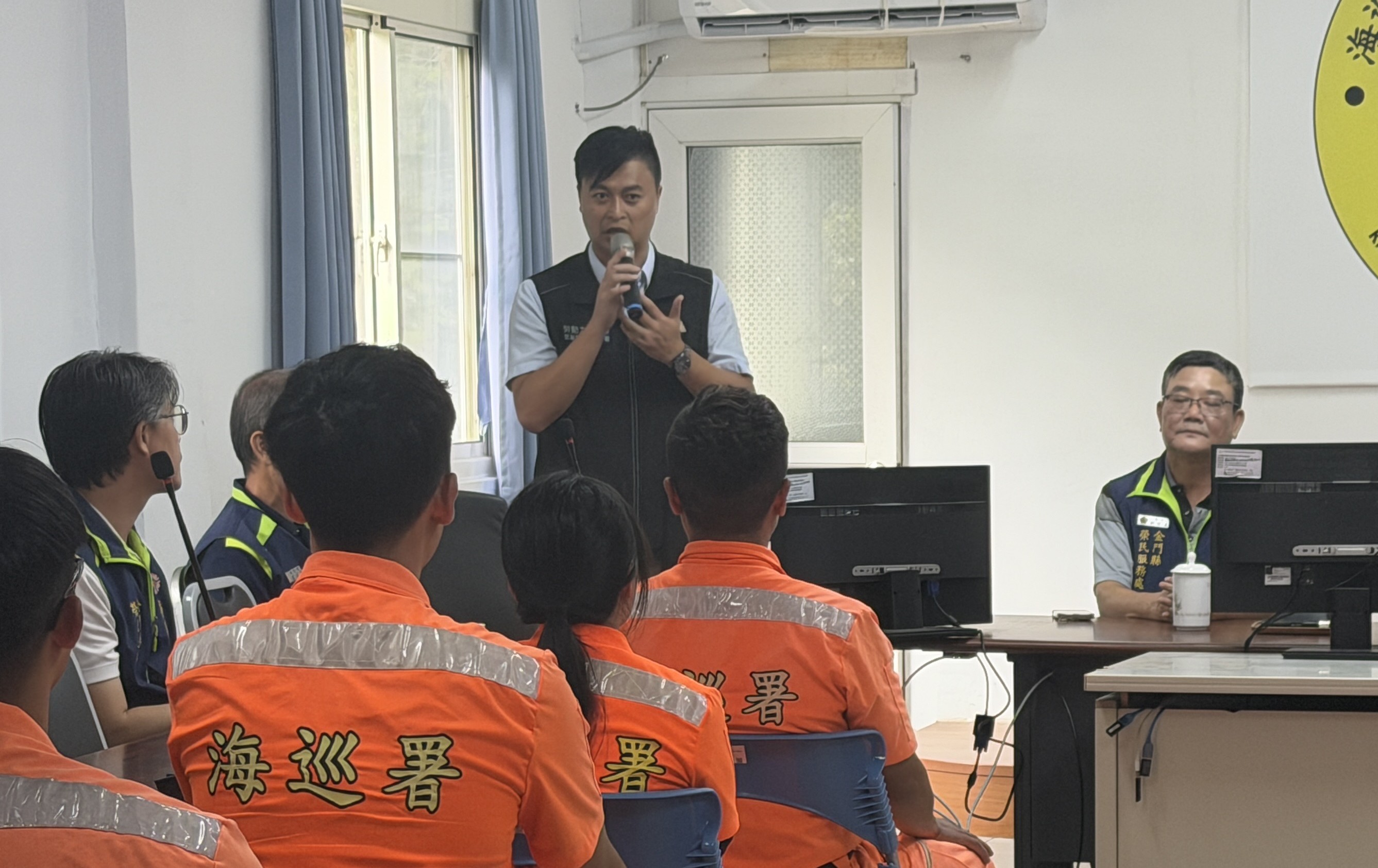 圖四金門就業中心黃雨舜主任表示除了榮服處的相關權益,勞動部亦提供職訓及就創業服務資源